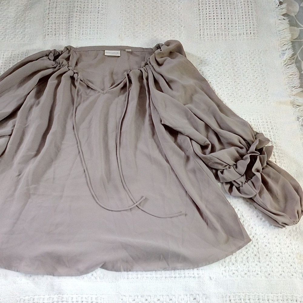 Eva Mendes Dressy top